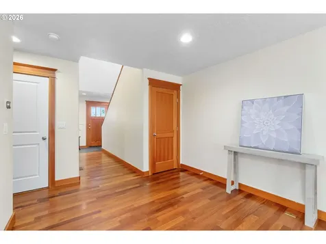214 N 18th Street Hood River OR 97031