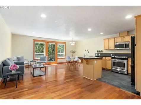 214 N 18th Street Hood River OR 97031