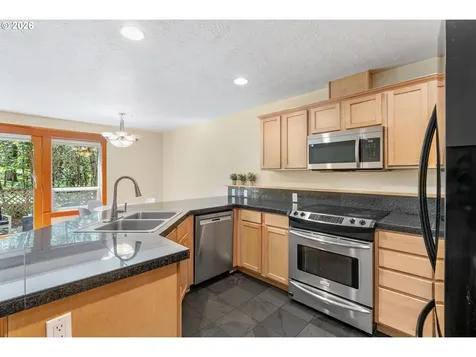 214 N 18th Street Hood River OR 97031