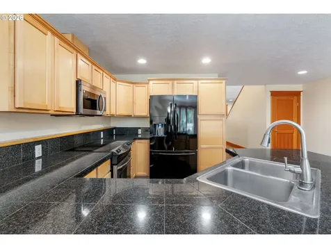 214 N 18th Street Hood River OR 97031