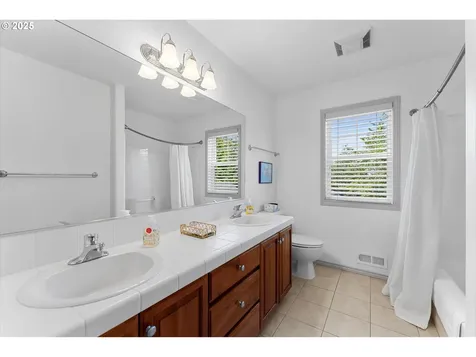 737 Tukwila Drive Woodburn OR 97071