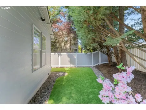 737 Tukwila Drive Woodburn OR 97071