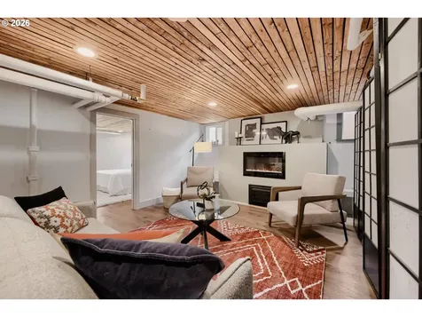 2833 NW Cumberland Road Portland OR 97210