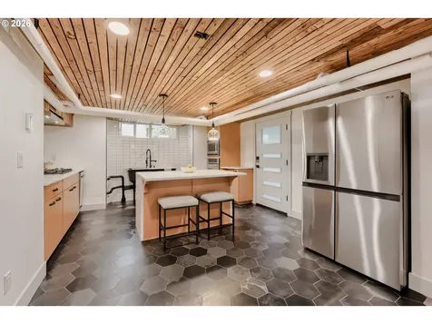2833 NW Cumberland Road Portland OR 97210