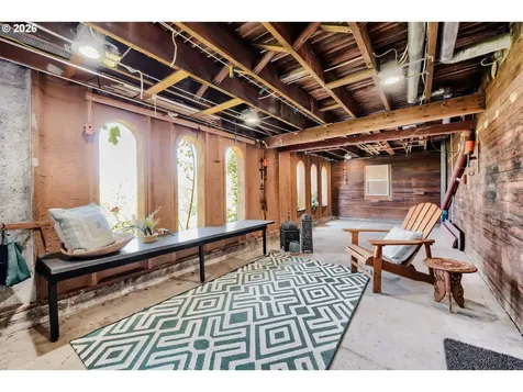 2833 NW Cumberland Road Portland OR 97210