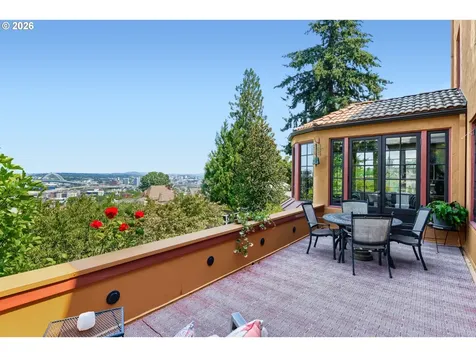 2833 NW Cumberland Road Portland OR 97210