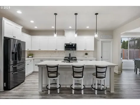 1039 NE 15th Avenue Canby OR 97013
