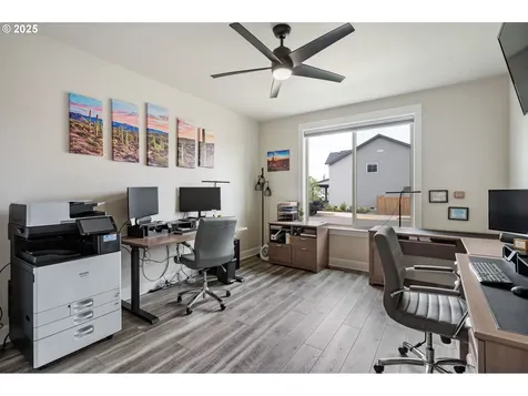 1039 NE 15th Avenue Canby OR 97013