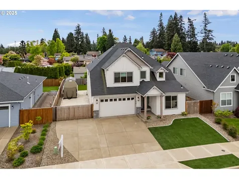 1039 NE 15th Avenue Canby OR 97013