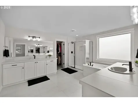 1039 NE 15th Avenue Canby OR 97013