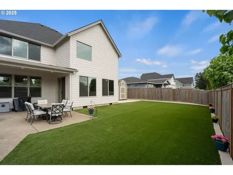 1039 NE 15th Avenue Canby OR 97013