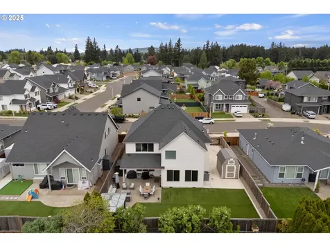 1039 NE 15th Avenue Canby OR 97013