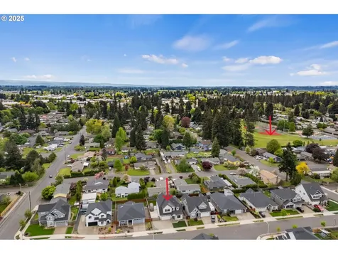 1039 NE 15th Avenue Canby OR 97013