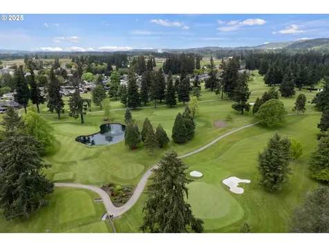 1039 NE 15th Avenue Canby OR 97013