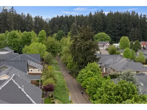 1039 NE 15th Avenue Canby OR 97013