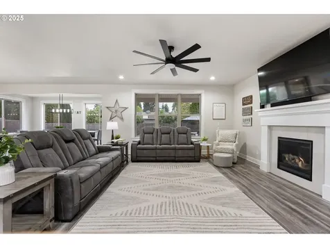1039 NE 15th Avenue Canby OR 97013