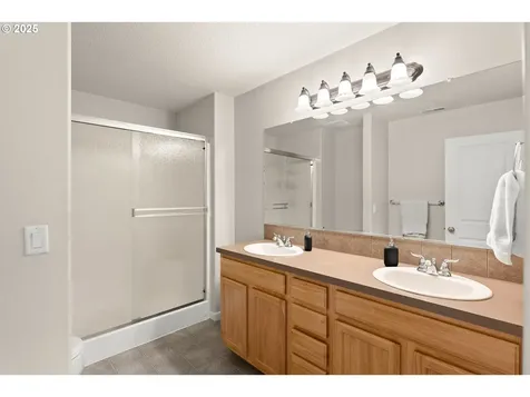 14279 Russ Wilcox Way Oregon City OR 97045