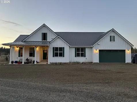 24 Bacon Creek Road Glenwood WA 98619