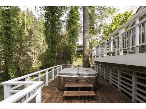 13842 SW Twelve Oaks Court Portland OR 97224
