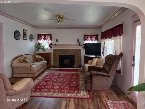 1439 Union Avenue North Bend OR 97459