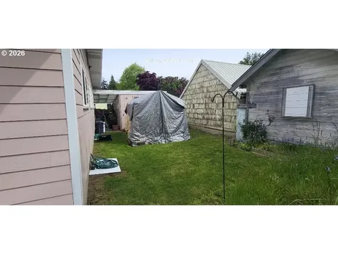 1439 Union Avenue North Bend OR 97459