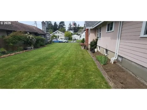 1439 Union Avenue North Bend OR 97459
