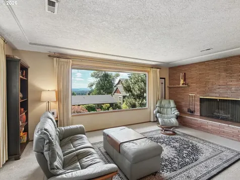 4422 SW Washouga Avenue Portland OR 97239