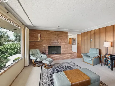 4422 SW Washouga Avenue Portland OR 97239