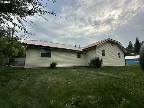 346 N Humbolt Street Canyon City OR 97820