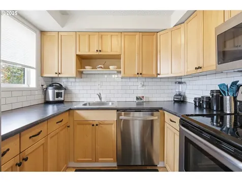 1123 NW Ash Street Camas WA 98607