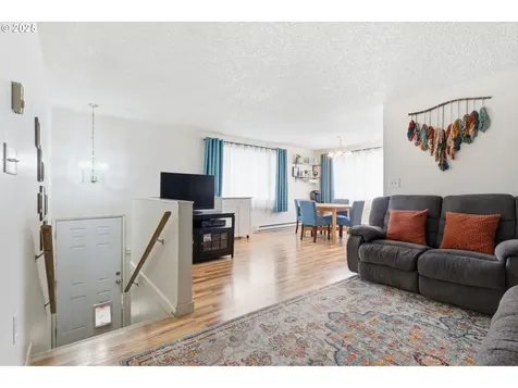 1123 NW Ash Street Camas WA 98607