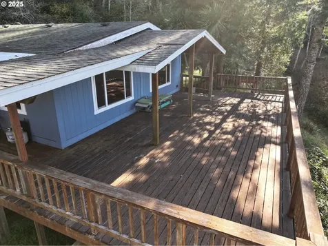 17360 Mountain Drive Brookings OR 97415