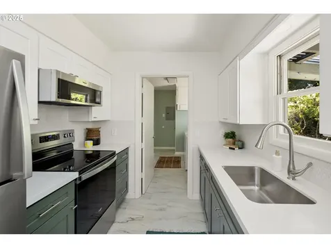 1631 NE 116th Place Portland OR 97220