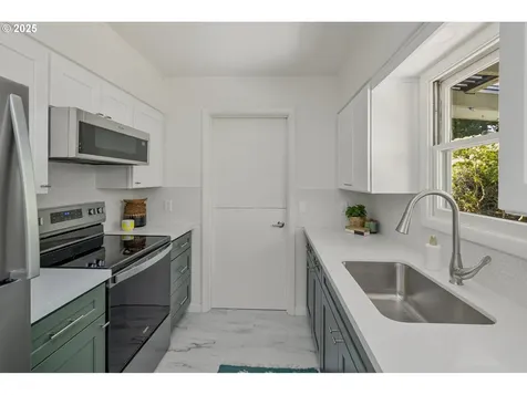 1631 NE 116th Place Portland OR 97220