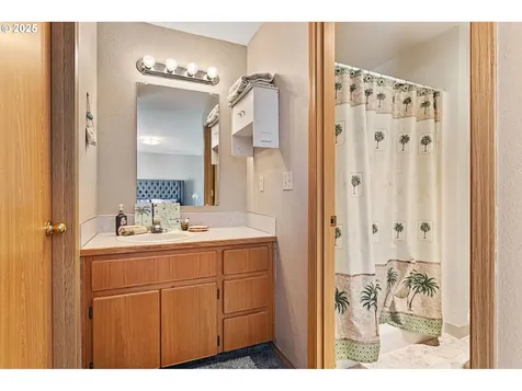 13317 NE 93rd Circle Vancouver WA 98682