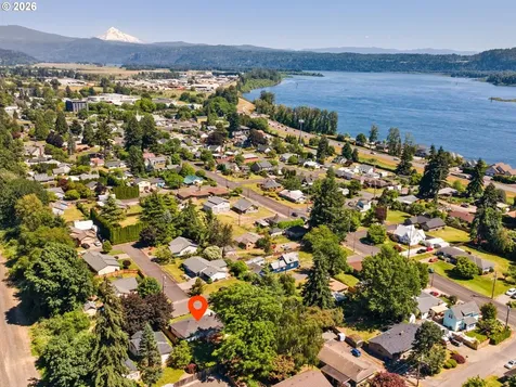 363 9th Street Washougal WA 98671