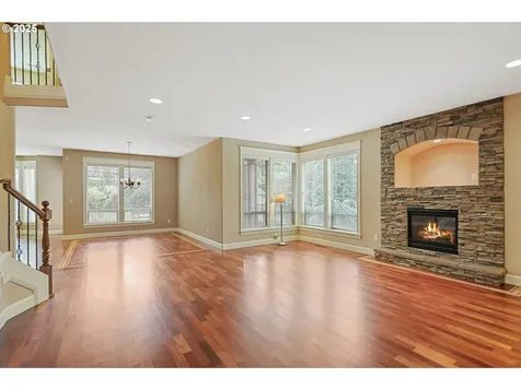 817 W S Street Washougal WA 98671