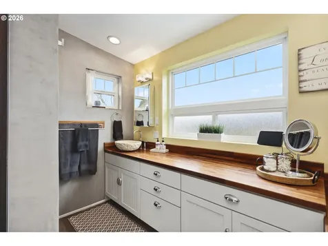 1625 E 13th Place The Dalles OR 97058