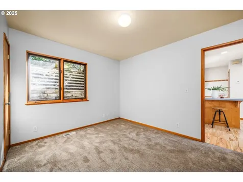 5285 Saratoga Street Eugene OR 97405