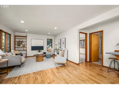5285 Saratoga Street Eugene OR 97405