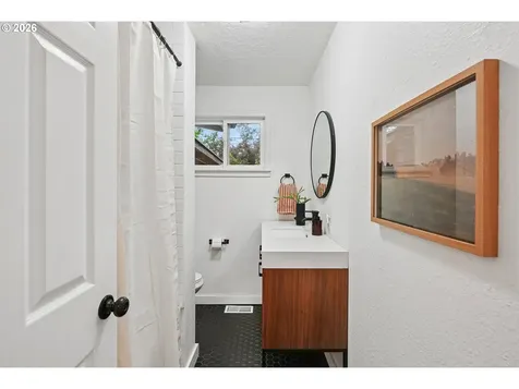 13243 NE Sacramento Drive Portland OR 97230