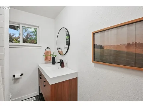 13243 NE Sacramento Drive Portland OR 97230