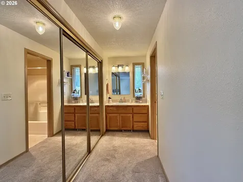 2822 NW Ivy Lane Camas WA 98607