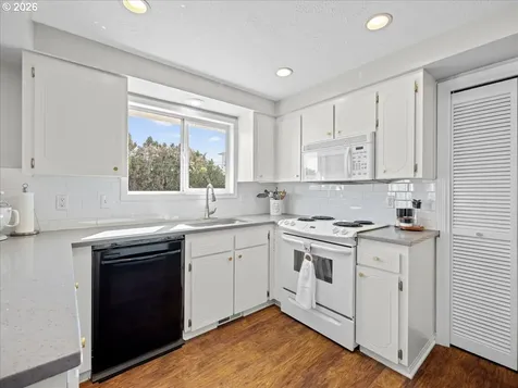 2534 Westwind Avenue NW Salem OR 97304