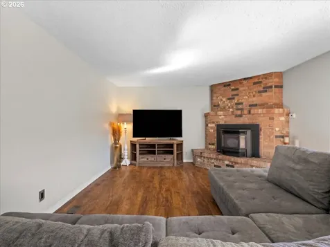 2534 Westwind Avenue NW Salem OR 97304