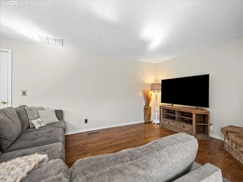 2534 Westwind Avenue NW Salem OR 97304