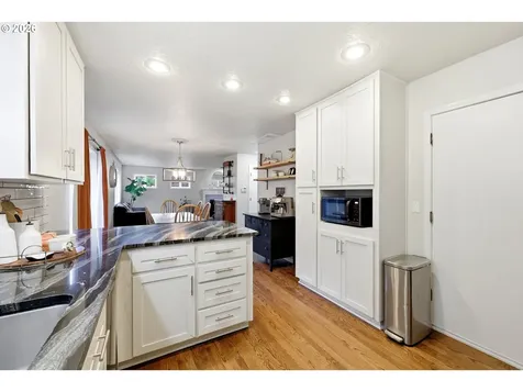 4063 NE 11th Way Gresham OR 97030