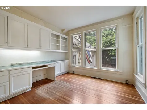 274 S Garden Way Eugene OR 97401