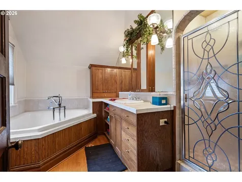 274 S Garden Way Eugene OR 97401