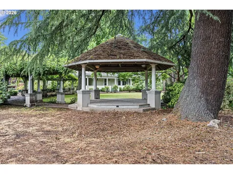 274 S Garden Way Eugene OR 97401